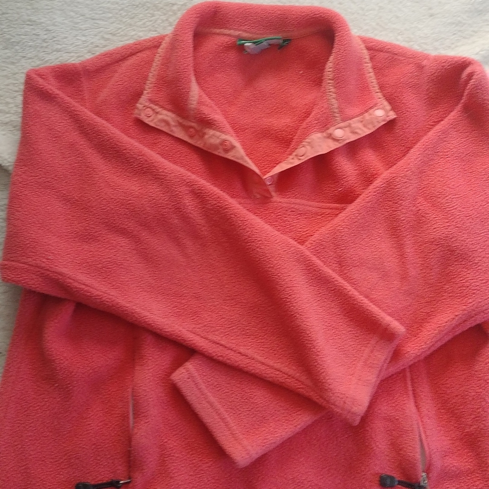 Women's fleece pull over